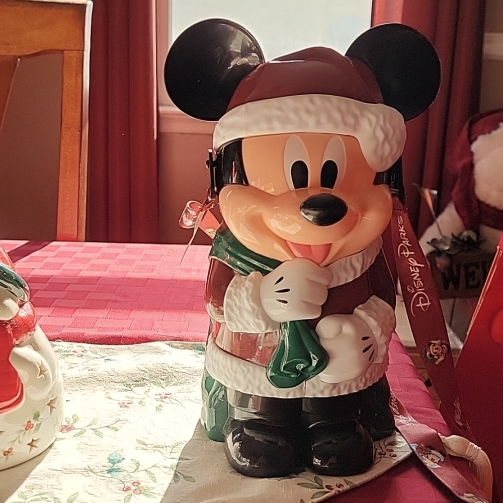 Mickey Christmas popcorn bucket